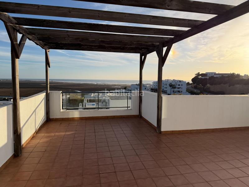 Foto b5eaa4a6-a394-4c26-8a64-0a1bbc0389eb. Casa a schiera in calle emilia pardo bazán 21 in Conil Conil de la Frontera