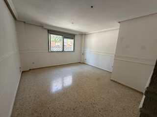 Pis  Calle milongas. Gran oportunidad para comprar en zona de camposoto!