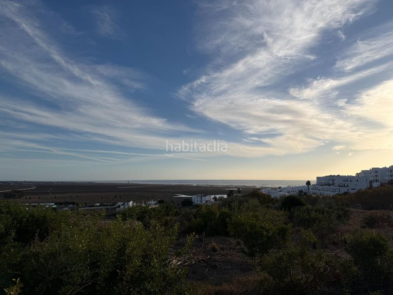 Foto a78a8c35-4594-40f6-b1b8-ad572814dd5b. Casa adossada amb aparcament piscina a Conil Conil de la Frontera