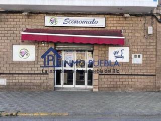 Local commercial à Puebla del Río (La). Local com. en venta en la puebla del rio.