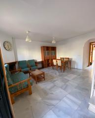 Location Maison jumelée à Calle solidaridad 13. Amplio adosado con aparcamiento y patio