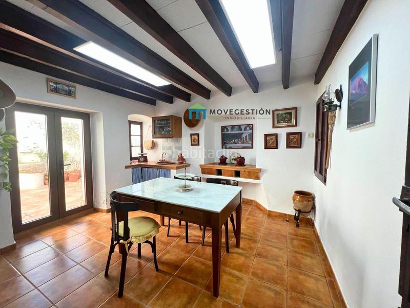 Foto f50d4de3-0eb2-44d7-b0dc-7f39879f7917. Casa amb calefacció a Villaluenga del Rosario