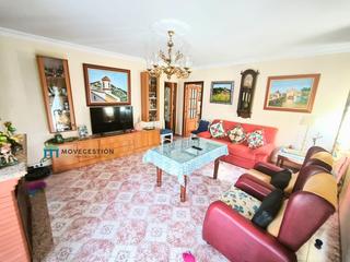 Casa a Ubrique. Venta de casa con local comercial