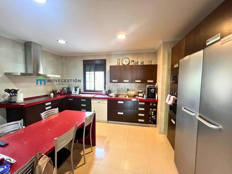Foto b272e097-8254-4ef5-8df1-8f94f96a7661. Casa amb aparcament a Ubrique