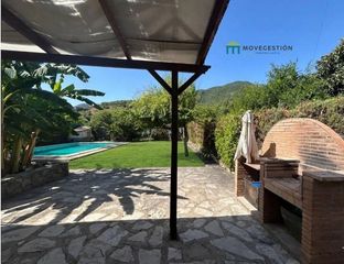 Masia en Benaocaz. Campo en tavizna