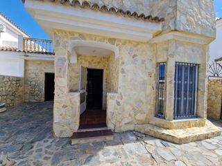 Casa a Núcleo urbano. Encantadora casa en chiclana de la frontera  el campito
