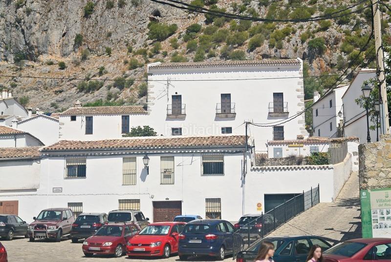 Foto 985bf741-0f1f-4e93-bb53-4efeb0ba9da0. Casa amb aparcament a Villaluenga del Rosario