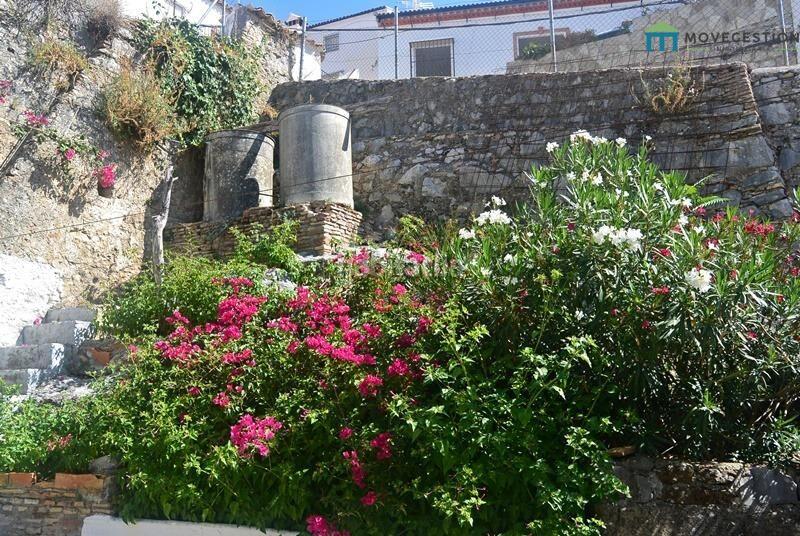 Foto 98750242-a373-4059-92ab-ada382f63692. Casa amb aparcament a Villaluenga del Rosario