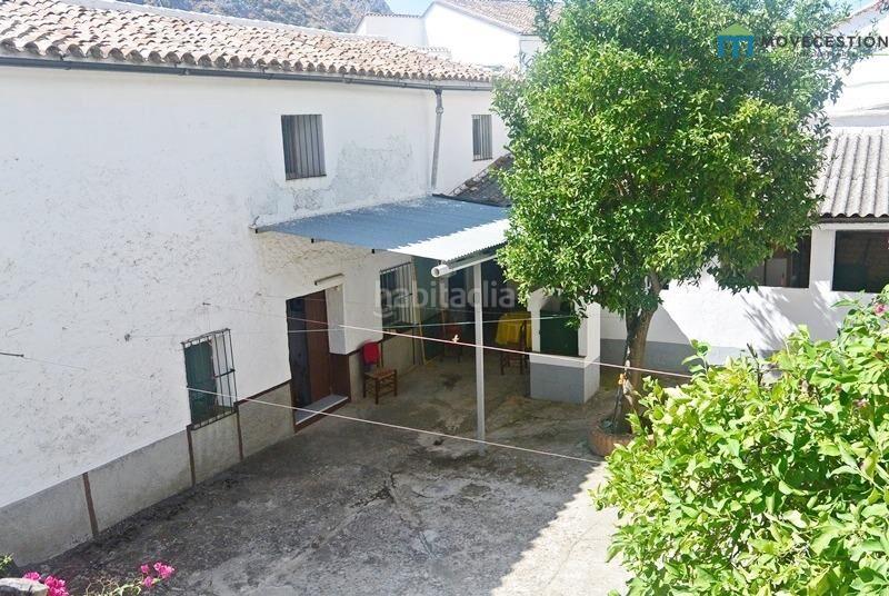 Foto 9d4103a2-2f51-41ca-b0f4-3ddad56e8b1e. Casa amb aparcament a Villaluenga del Rosario