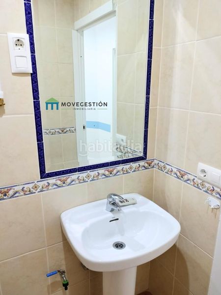 Foto cad16ee3-1412-419c-9825-c7111440b5f0. Local comercial a Villamartín