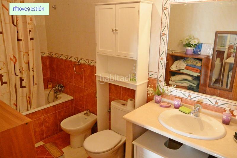 Foto 5856526f-b7f9-4326-af29-e77ca540372a. Casa  independiente en zona de vista alegre en Ubrique