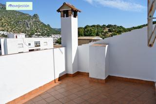 Casa a Ubrique. Casa independiente en zona de vista alegre