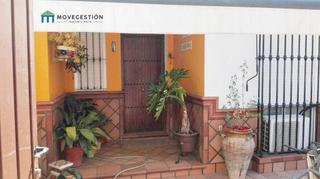 Casa adossada a Prado del Rey. Zona centro de salud