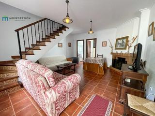 Casa a Villaluenga del Rosario. Casa tipo dúplex en venta en villaluenga
