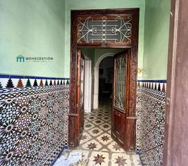Casa a Ubrique. Casa señorial con garaje y terraza para reformar en ubrique cádi