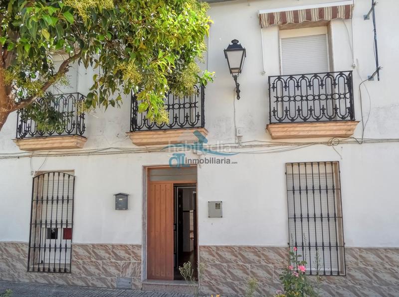 Foto 229125a0-21b6-4114-94bd-1fedbd421455. Casa otl inmobiliaria vende piso (jaén) - centro. dispone de 2 plantas, 3 baños, 2 salones, 2 cocinas, patio interior co en Santa Elena