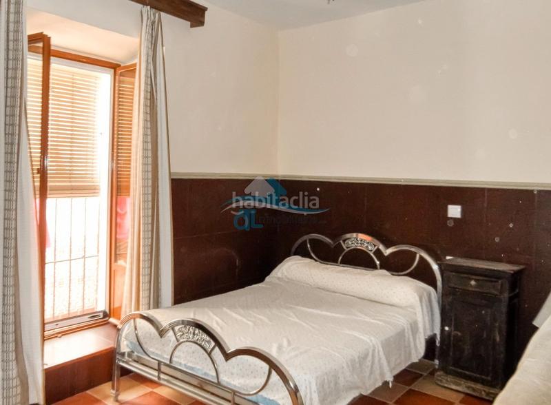 Foto 46d9d18b-877e-4cd7-903a-c7d41852d092. Casa otl inmobiliaria vende piso (jaén) - centro. dispone de 2 plantas, 3 baños, 2 salones, 2 cocinas, patio interior co en Santa Elena