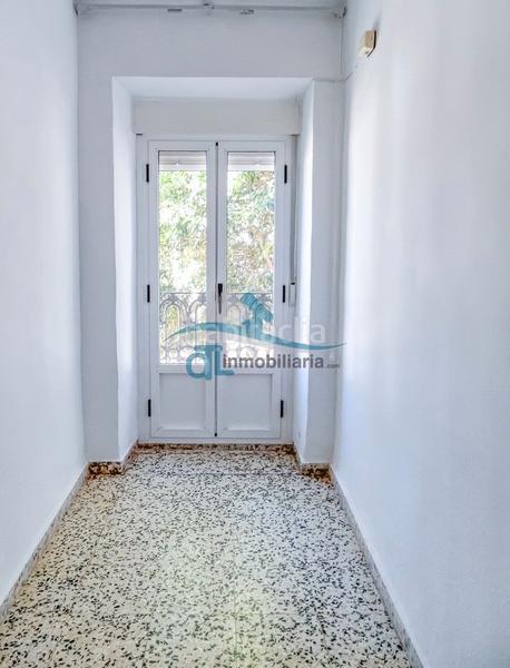 Foto b9ff74a2-c9ff-4442-b5d5-f1824dad7ebc. Casa otl inmobiliaria vende piso (jaén) - centro. dispone de 2 plantas, 3 baños, 2 salones, 2 cocinas, patio interior co en Santa Elena