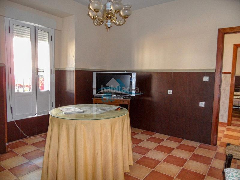 Foto bff860dd-e121-47c7-a0fb-a2eea528f643. Casa otl inmobiliaria vende piso (jaén) - centro. dispone de 2 plantas, 3 baños, 2 salones, 2 cocinas, patio interior co en Santa Elena
