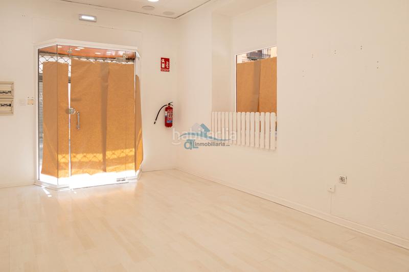 Foto 8bb304ba-bc57-4d27-a8fc-518db629d141. Alquiler local comercial otl inmobiliaria alquila – local comercial en esquina, muy luminoso, en pleno centro en Linares