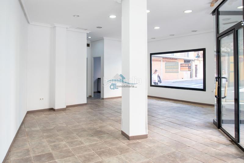 Foto 1ee62b6d-a051-47f7-aebb-50c94c6d6239. Alquiler local comercial en Linarejos Linares