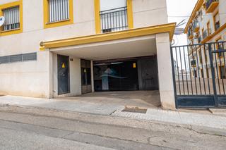 Aparcament cotxe  Calle martínez de úbeda. Otl inmobiliaria vende cochera en linares - polideportivo de san