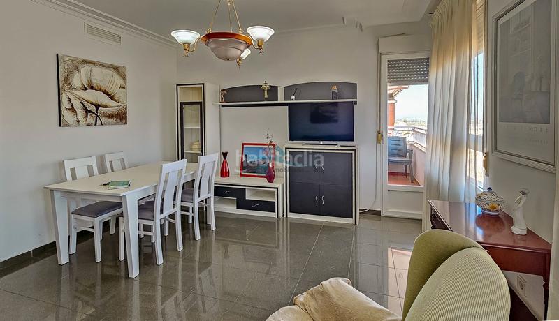 Foto 32be3dec-0cb0-4593-895e-6c922a273b94. Piso otl inmobiliaria vende piso - avenida de andalucia. dispone de 3 dormitorios, 2 baños en Linares