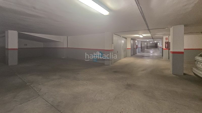 Foto e0730e66-6274-4a4b-8759-5cf0aaaffda6. Parking coche en calle natalia de castro 33 se vende amplia plaza de aparcamiento con facil acceso en el paseo de Linarejos en Linares