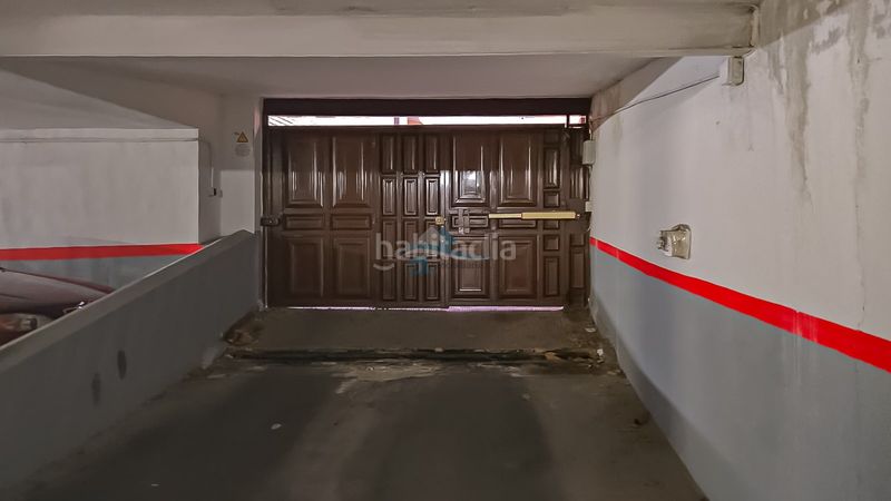 Foto e5aca1f9-4726-4d31-89e4-eb171d8ddde5. Parking coche en calle natalia de castro 33 se vende amplia plaza de aparcamiento con facil acceso en el paseo de Linarejos en Linares