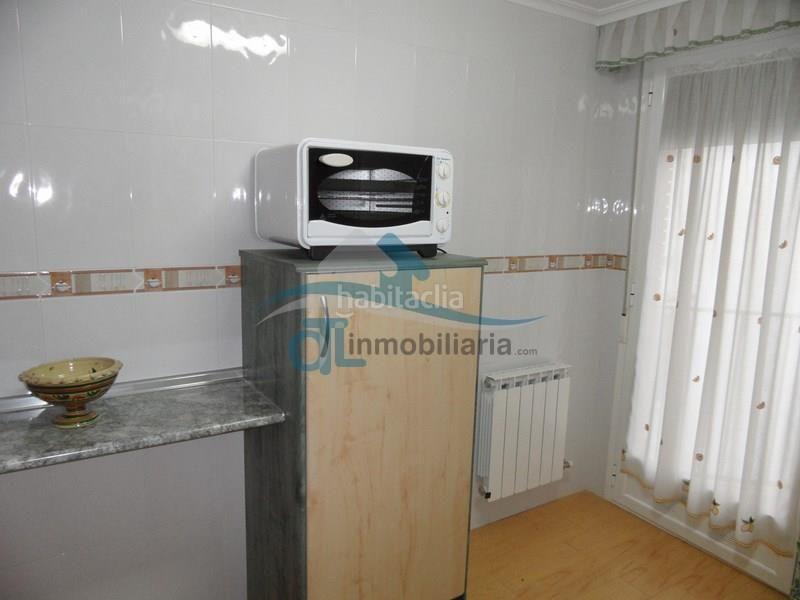 Foto ba798418-c77f-4a15-94a3-2d31117fa1b4. Alquiler piso apartamento amueblado con ascensor y plaza de garaje. en Linares