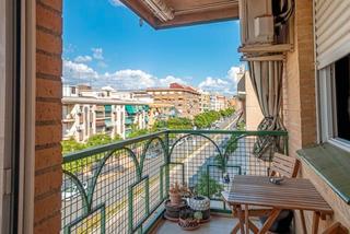 Pis  Avenida de andalucía. Otl inmobiliaria vende vivienda de vpo en urb. con pisicina en l