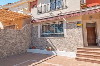 Casa a schiera  Calle zafiro. Otl inmobiliaria vende casa adosada muy luminosa en linares zona