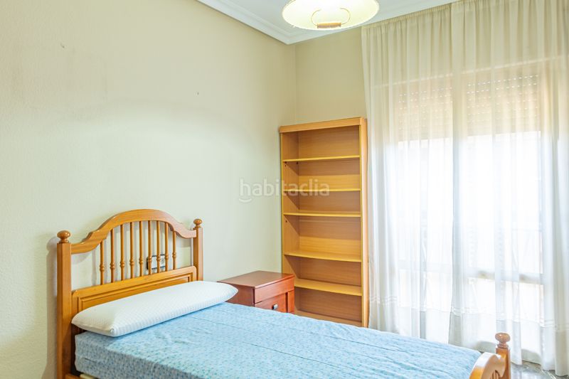 Foto 42a7bf43-ab15-4591-b6ad-5c4626fa2dbd. Pis a calle murillo 3 a Linarejos Linares