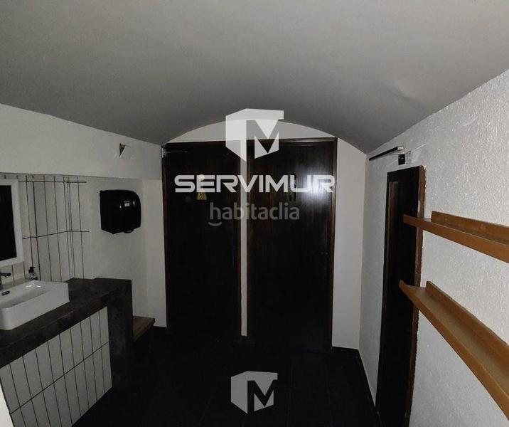 Foto 66d6d27f-3897-47f0-9069-a6451b24502b. Alquiler local comercial se alquila local en el centro en Vic
