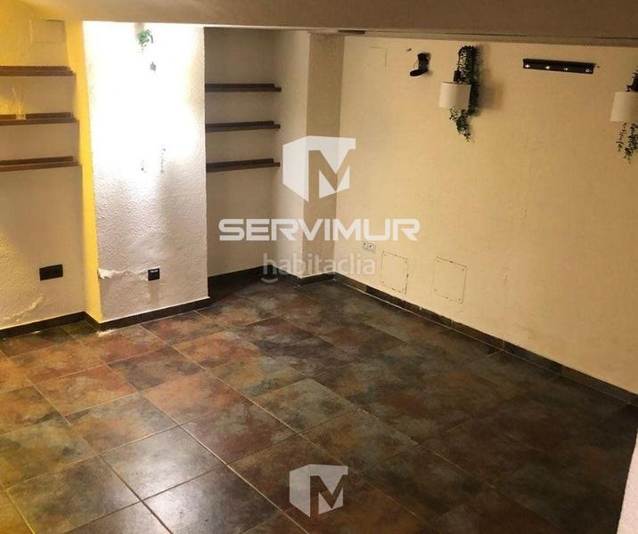 Foto f77c636a-579a-48f7-8b82-bda602129bf0. Alquiler local comercial se alquila local en el centro en Vic