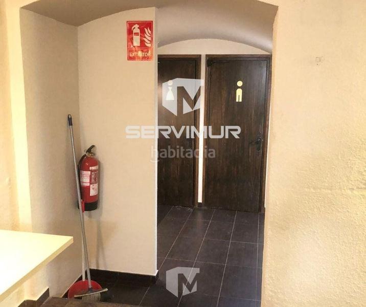 Foto 45945105-b16f-4202-8569-66e4bebdbe32. Lloguer local comercial a Centre Vic