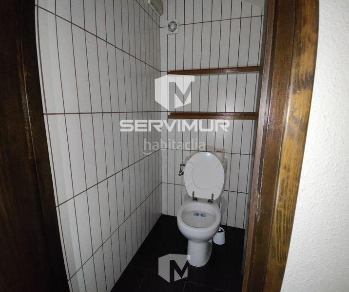 Foto 7c85af8a-c36a-43ff-813c-b41223fd685c. Lloguer local comercial a Centre Vic