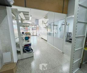 Lloguer Local Comercial  Carrer de menéndez pelayo. Local en alquiler en vic a pie de calle