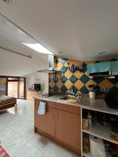 Foto 44fd6b57-d929-49d4-a177-2bb9fb578ec3. Etagenwohnung mit heizung in Nord Vic