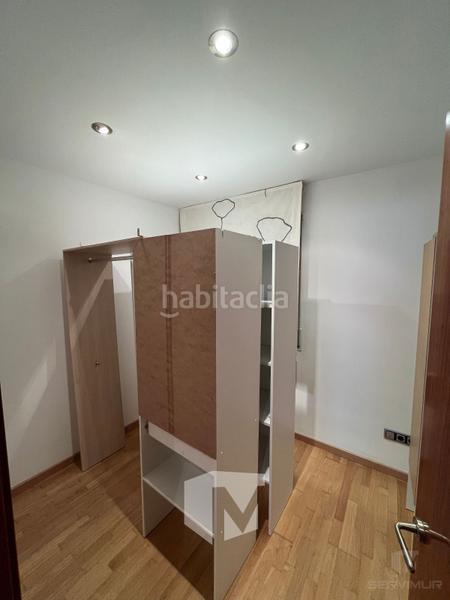 Foto b90aa837-a34b-4df5-a43f-bcc958179f03. Lloguer pis amb calefacció aparcament a Caputxins-Ambulatori Vic