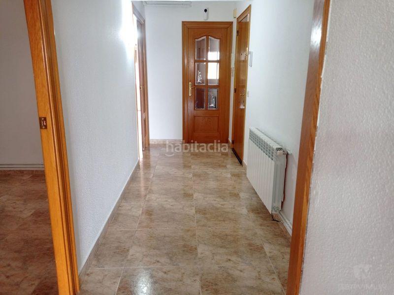 Foto d0bbda64-333d-4c44-be6c-d7f038b40ab8. Pis amb calefacció aparcament a Torelló