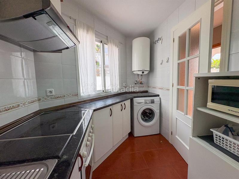 Foto cdfdff5a-a7d3-4a54-8593-13744a6cabf4. Apartament amb piscina a nueva Nerja Nerja