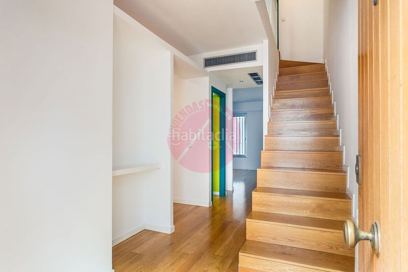 Foto 11d0df72-8590-452e-a1d6-1a2524c15496. Affitto duplex con riscaldamento parcheggio in San Gil Sevilla