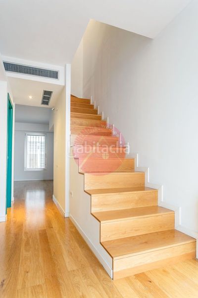 Foto 6e0fa6dd-ae2a-4f19-a233-23b4a5ba0365. Affitto duplex con riscaldamento parcheggio in San Gil Sevilla