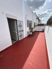 Rent Penthouse in San Lorenzo. Atico junto alameda