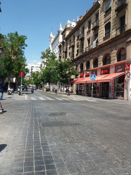 Foto e016e98c-3772-44be-afa0-3c1bf1de00f7. Edifici a Encarnación - Regina Sevilla
