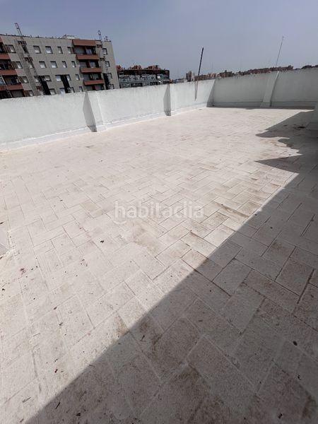 Foto b6feb662-bb0d-4483-ba07-632dff53f962. Àtic amb aparcament piscina a Bami - La Estrella Sevilla