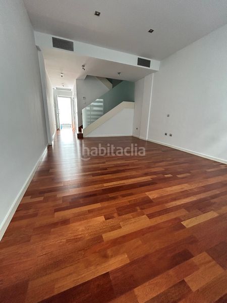Foto c02ebdf8-3294-45ff-ad35-246a4f261651. Location duplex avec chauffage parking dans Santa Catalina Sevilla