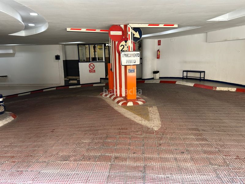 Foto eb2ae9dd-83fb-4c1b-9cb1-a23659c25016. Aparcament cotxe a Arenal - Museo Sevilla
