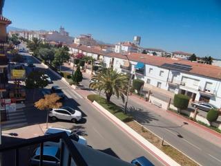 Location Appartement à Calle villaluenga del rosario 30. Habitaciones para compartir